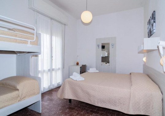 HOTEL NAPOLEON 2