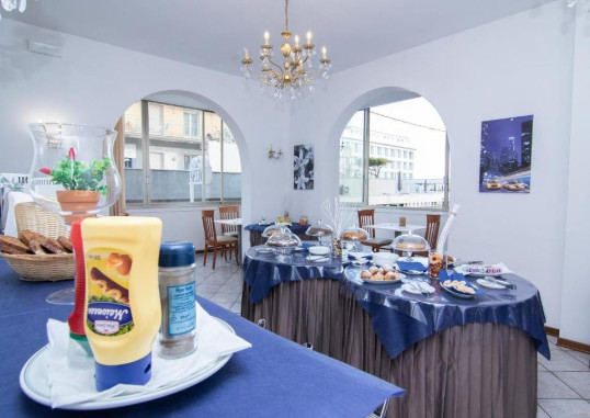 HOTEL NAPOLEON 4