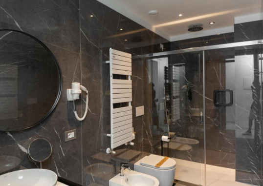 HOTEL DUE MARI 12