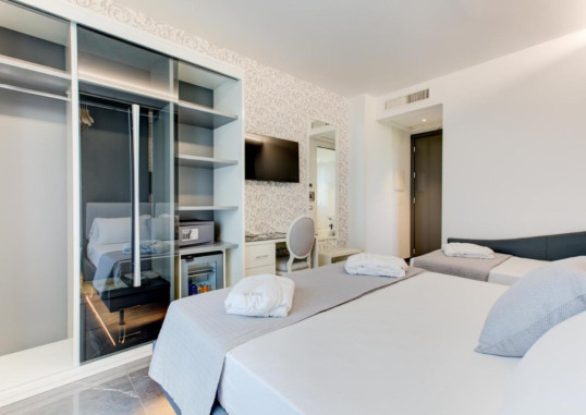 HOTEL DUE MARI 21