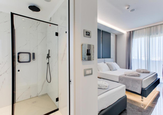 HOTEL DUE MARI 22