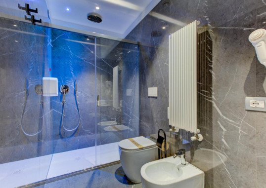 HOTEL DUE MARI 27