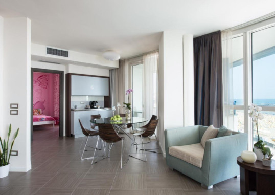 BLU SUITE 6