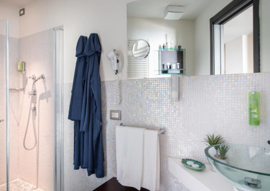 BLU SUITE 14