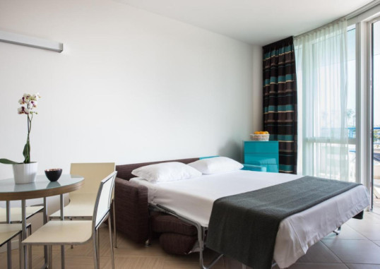 BLU SUITE 5