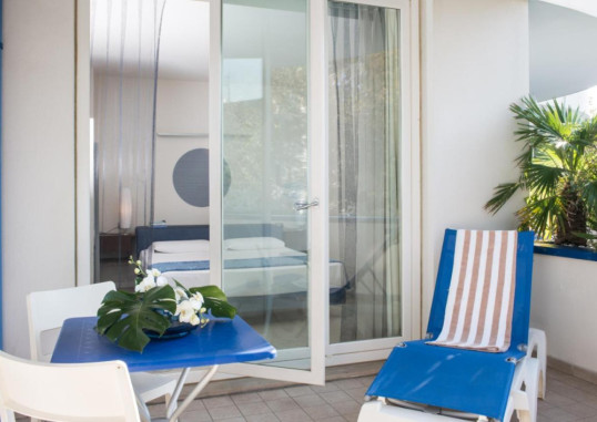 BLU SUITE 9