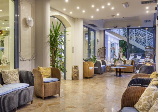 HOTEL ROYAL 2