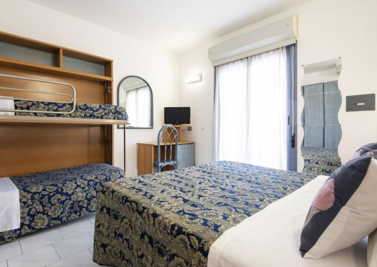 HOTEL ROYAL 12