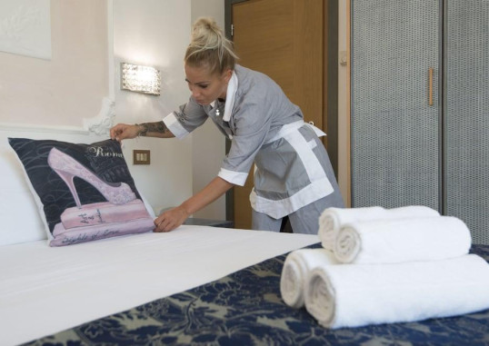 HOTEL ROYAL 14