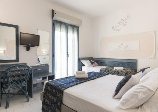 HOTEL ROYAL 15