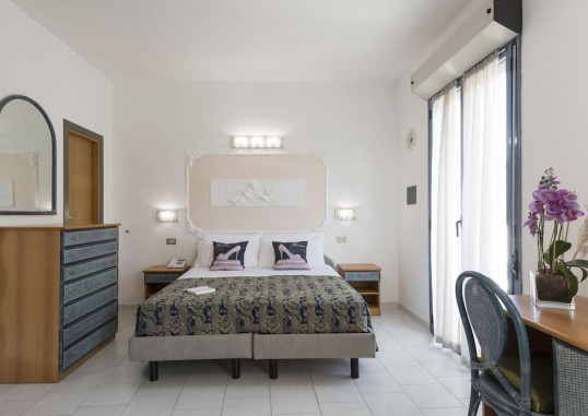 HOTEL ROYAL 17