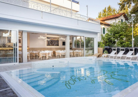HOTEL ROYAL 1