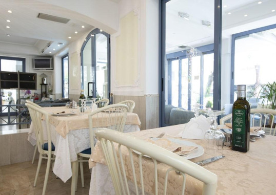 HOTEL ROYAL 25