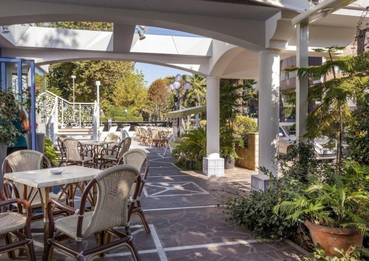 HOTEL ROYAL 29