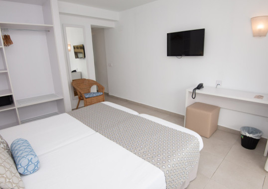 HOTEL CHEVY 23