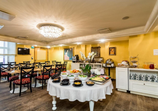 MERITON OLD TOWN GARDEN HOTEL 15
