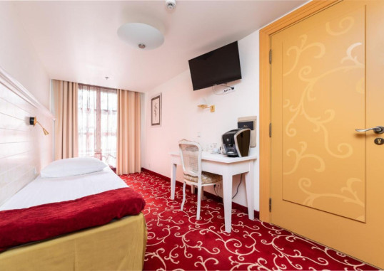 MERITON OLD TOWN GARDEN HOTEL 24