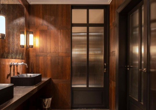 LA FRANCA TRAVELLERS (ADULTS ONLY) 8
