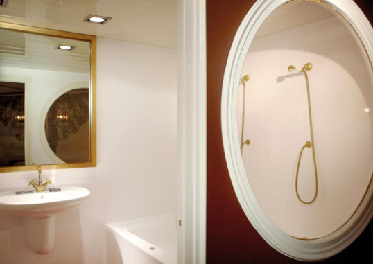 LA FRANCA TRAVELLERS (ADULTS ONLY) 18