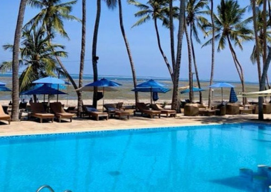 KENYA BAY BEACH 2