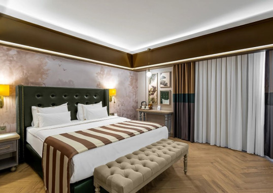 Corner Suite 1