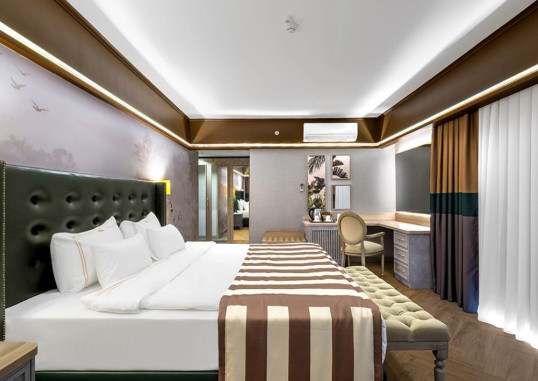 Corner Suite 2