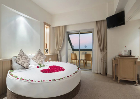 Honeymoon Room 1