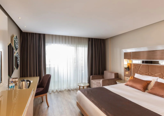 Deluxe Dublex Family Room 1