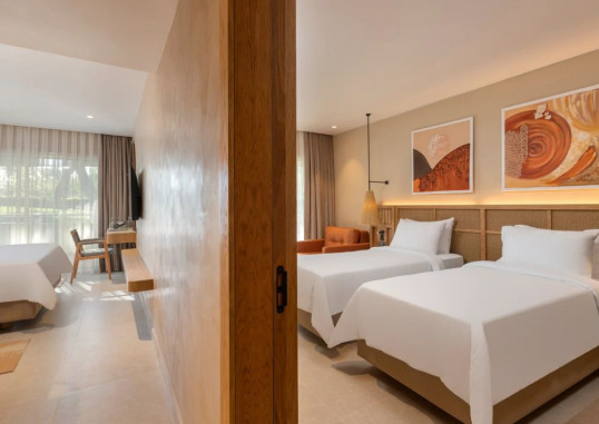 Deluxe Family Suite 1