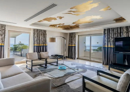 Queen Suite 5