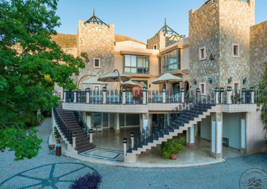 SELECTUM COLLECTION BODRUM 18