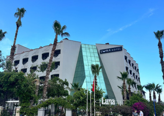 CAMYUVA LUNA HOTEL 8