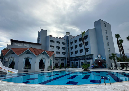 CAMYUVA LUNA HOTEL 21