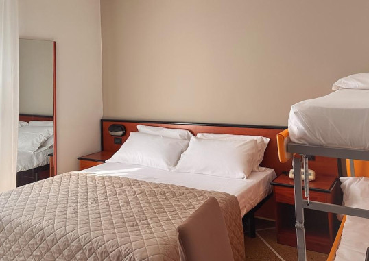 LIME HOTEL 21