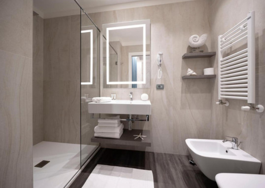 SUITE HOTEL LITORANEO 24