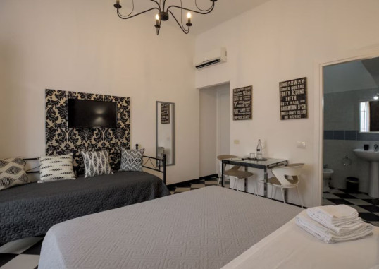 MANÌ ROOMS 8