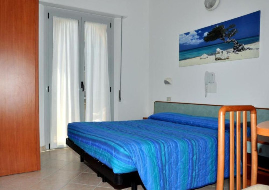 HOTEL HOLIDAY BEACH 3