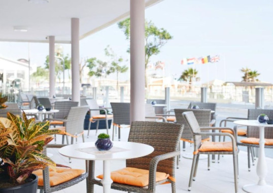 HOTEL HOLIDAY BEACH 6