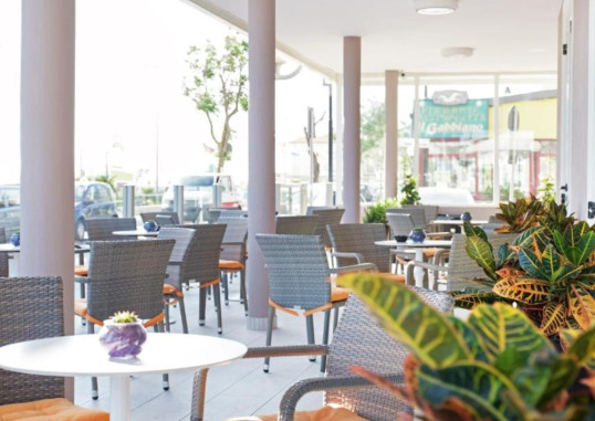 HOTEL HOLIDAY BEACH 7