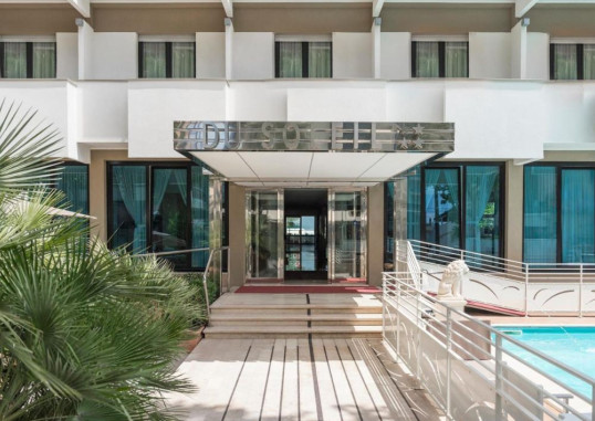 HOTEL DU SOLEIL 23