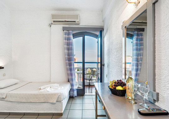 IRO HOTEL 14