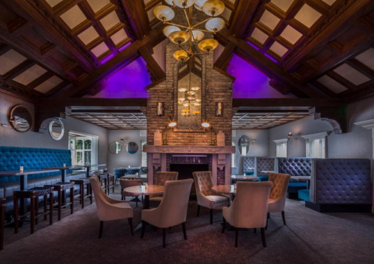 TREACYS OAKWOOD HOTEL 9