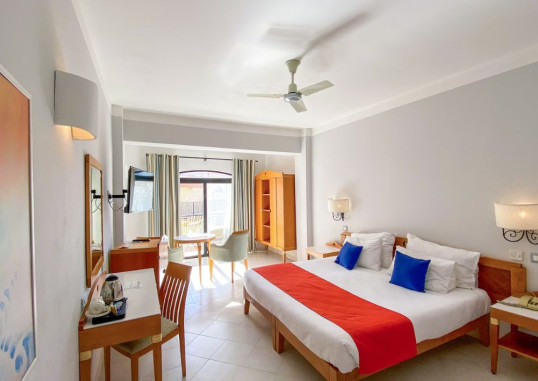 HOTEL CALYPSO 5
