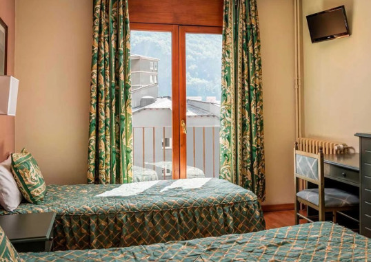 HOTEL SANT JORDI 8