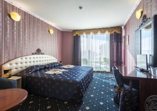 SUNSET HOTEL 3