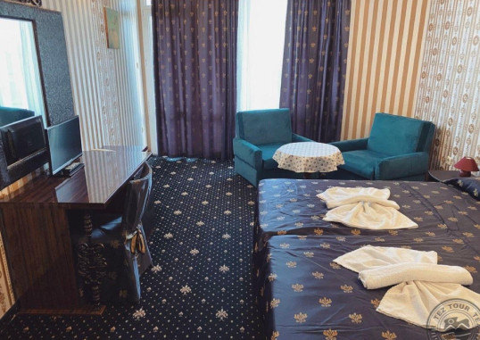 SUNSET HOTEL 10