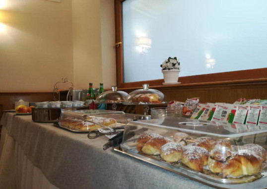 HOTEL LEOPARDI 6