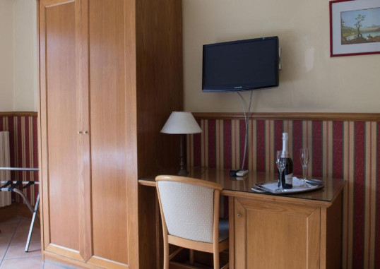 HOTEL LEOPARDI 10