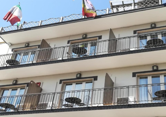 HOTEL LEOPARDI 13