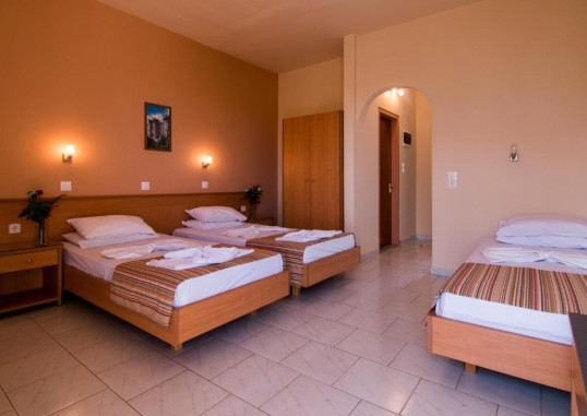 VILLA GEORGE STUDIOS 3